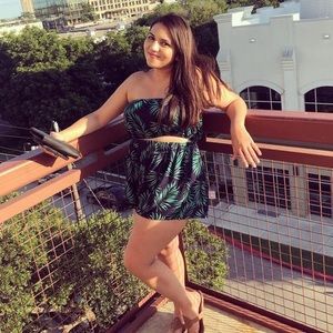 Meet your Posher, Daniela